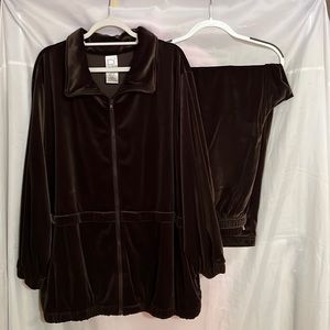 Roaman’s Milk Choc 2pc Jogger Set, Size 4XP Never Worn MAKE AN OFFER!!!